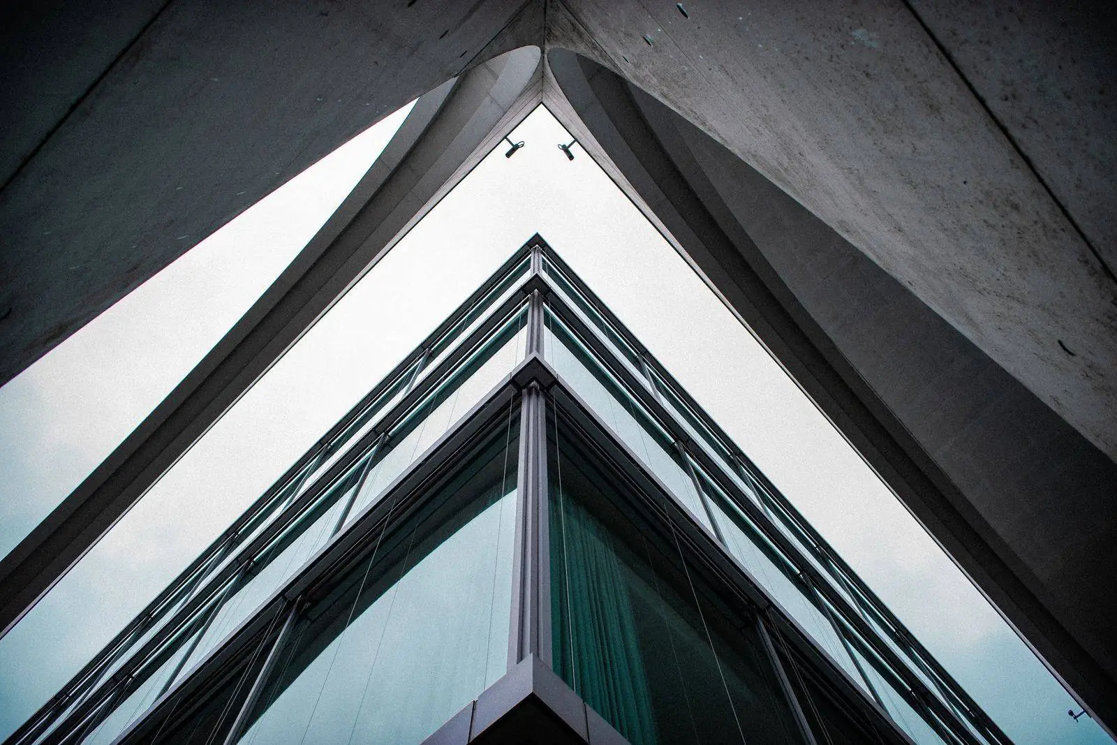 Modern bir binanın cephe detayı